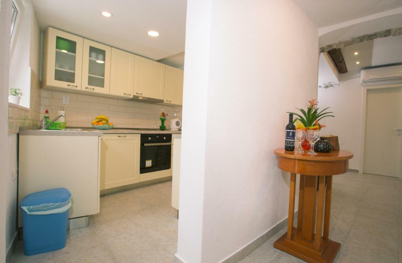 Apartment Sunce Kaštela Eksteriør bilde